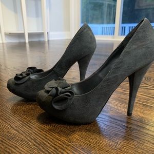 Size US 8 gray high heels. Never worn